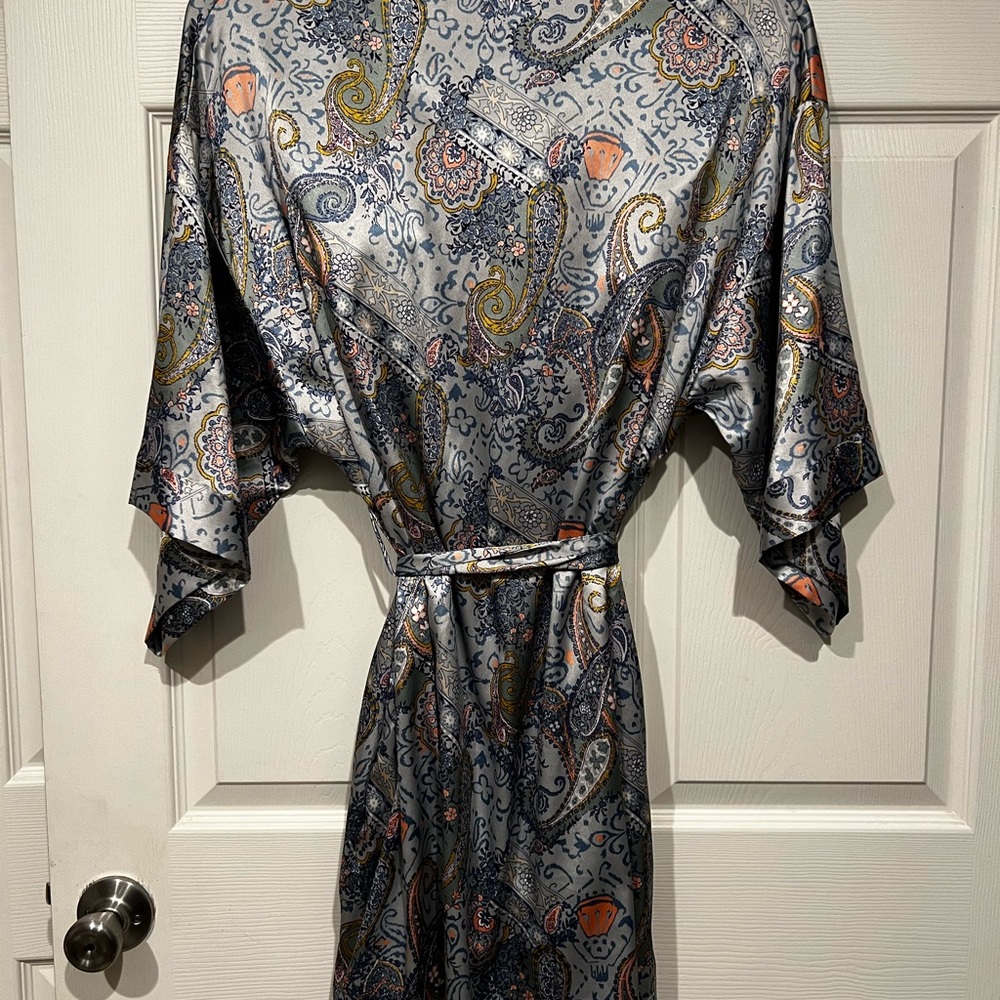Victoria’s Secret Elegant Paisley Kimono Robe and Jessica Simpson Blue Chemise - Picture 5 of 9